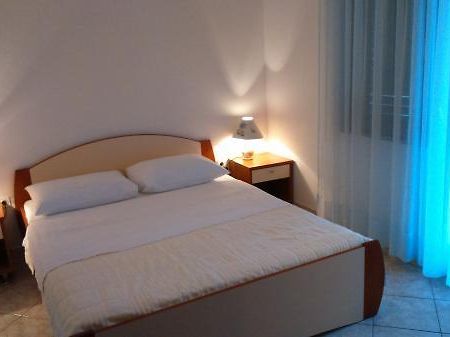 Apartmani Petra ปาโกชตาเน ภายนอก รูปภาพ